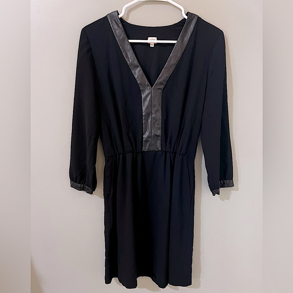 Aritzia Wilfred Black Crepe Faux Leather Trim Long Sleeve Dress size 4